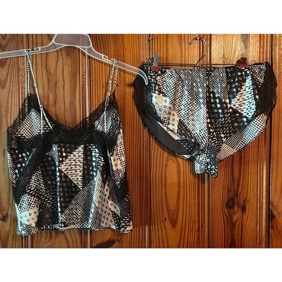 Victoria’s Secret pajama set black/white/silver shorts/tank size medium - Picture 3 of 3